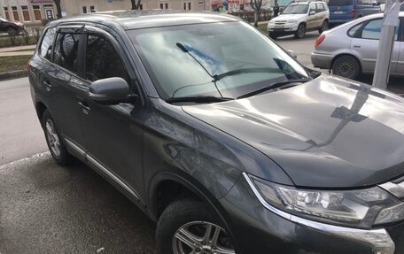 Mitsubishi Outlander III рестайлинг 3, 2017 год, 1 950 000 рублей, 5 фотография