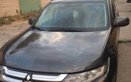 Mitsubishi Outlander III рестайлинг 3, 2017 год, 1 950 000 рублей, 6 фотография