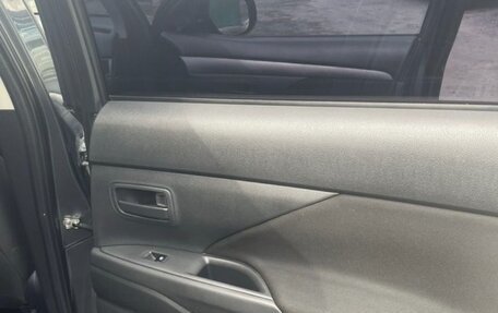 Mitsubishi Outlander III рестайлинг 3, 2017 год, 1 950 000 рублей, 16 фотография