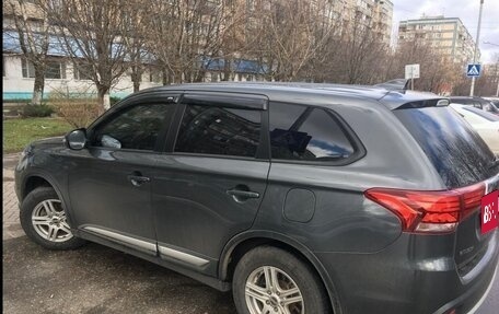 Mitsubishi Outlander III рестайлинг 3, 2017 год, 1 950 000 рублей, 9 фотография