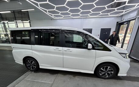 Honda Stepwgn IV, 2019 год, 2 500 000 рублей, 2 фотография