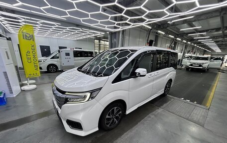 Honda Stepwgn IV, 2019 год, 2 500 000 рублей, 4 фотография