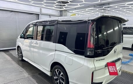 Honda Stepwgn IV, 2019 год, 2 500 000 рублей, 5 фотография