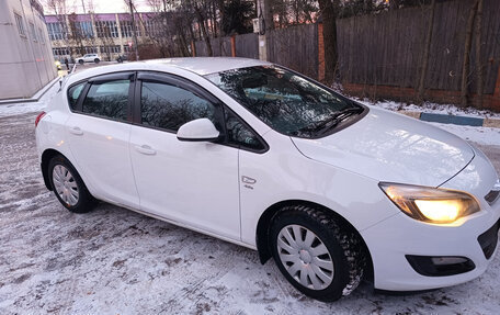 Opel Astra J, 2014 год, 780 000 рублей, 2 фотография