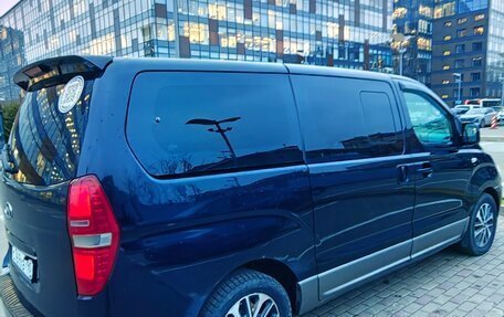 Hyundai Grand Starex Grand Starex I рестайлинг 2, 2011 год, 1 499 999 рублей, 11 фотография