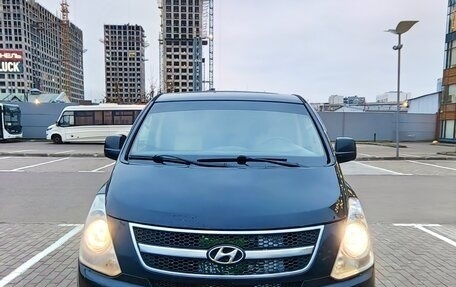 Hyundai Grand Starex Grand Starex I рестайлинг 2, 2011 год, 1 499 999 рублей, 2 фотография