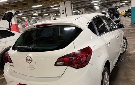 Opel Astra J, 2013 год, 630 000 рублей, 3 фотография