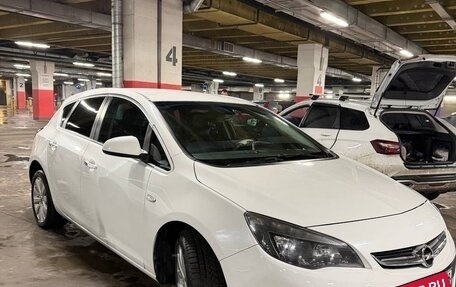 Opel Astra J, 2013 год, 630 000 рублей, 2 фотография