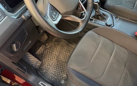 Volkswagen Tiguan II, 2021 год, 3 600 000 рублей, 3 фотография