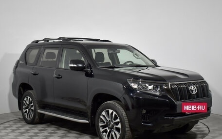 Toyota Land Cruiser Prado 150 рестайлинг 2, 2022 год, 7 150 000 рублей, 3 фотография