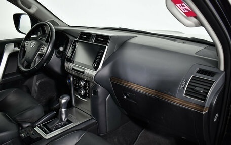 Toyota Land Cruiser Prado 150 рестайлинг 2, 2022 год, 7 150 000 рублей, 13 фотография