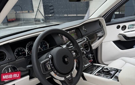 Rolls-Royce Cullinan, 2024 год, 49 800 000 рублей, 8 фотография