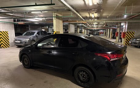 Hyundai Solaris II рестайлинг, 2017 год, 777 000 рублей, 3 фотография