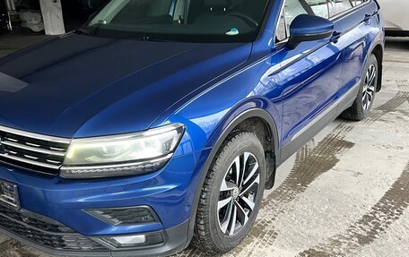 Volkswagen Tiguan II, 2019 год, 2 900 000 рублей, 3 фотография