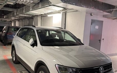 Volkswagen Tiguan II, 2020 год, 2 600 000 рублей, 1 фотография