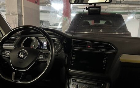 Volkswagen Tiguan II, 2020 год, 2 600 000 рублей, 6 фотография