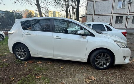Toyota Verso I, 2014 год, 1 850 000 рублей, 3 фотография