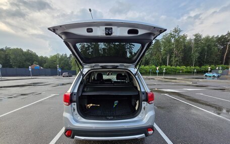 Mitsubishi Outlander III рестайлинг 3, 2017 год, 1 950 000 рублей, 9 фотография