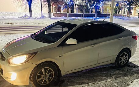 Hyundai Solaris II рестайлинг, 2012 год, 650 000 рублей, 2 фотография