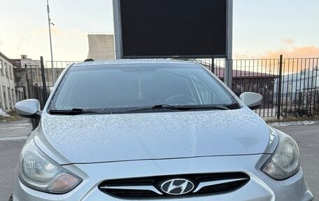 Hyundai Solaris II рестайлинг, 2011 год, 2 фотография