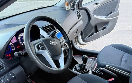 Hyundai Solaris II рестайлинг, 2011 год, 10 фотография