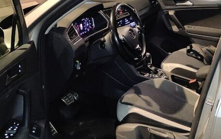 Volkswagen Tiguan II, 2019 год, 3 250 000 рублей, 10 фотография