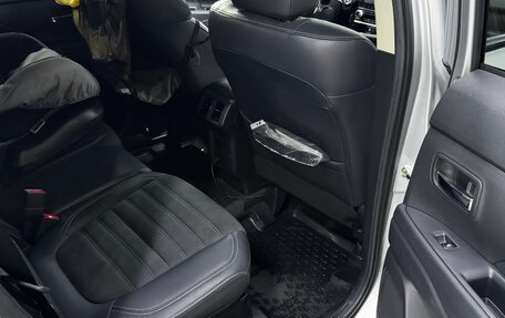 Mitsubishi Outlander III рестайлинг 3, 2021 год, 3 000 000 рублей, 2 фотография