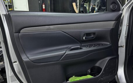 Mitsubishi Outlander III рестайлинг 3, 2021 год, 3 000 000 рублей, 7 фотография