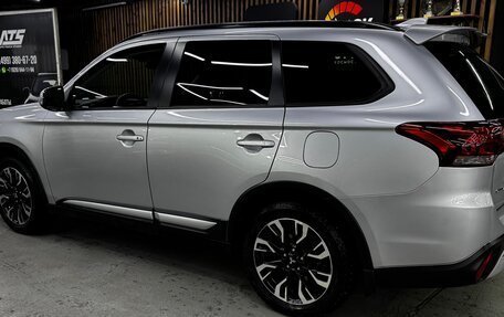 Mitsubishi Outlander III рестайлинг 3, 2021 год, 3 000 000 рублей, 9 фотография