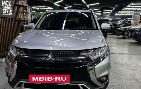 Mitsubishi Outlander III рестайлинг 3, 2021 год, 3 000 000 рублей, 12 фотография