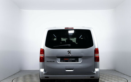 Peugeot Traveller I, 2018 год, 2 597 000 рублей, 5 фотография