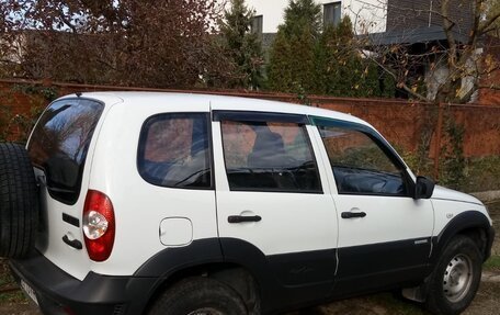 Chevrolet Niva I рестайлинг, 2015 год, 690 000 рублей, 2 фотография