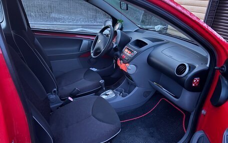 Peugeot 107 I рестайлинг, 2010 год, 410 000 рублей, 8 фотография