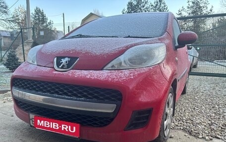 Peugeot 107 I рестайлинг, 2010 год, 410 000 рублей, 1 фотография