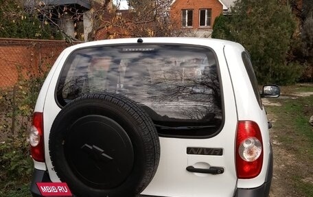 Chevrolet Niva I рестайлинг, 2015 год, 690 000 рублей, 3 фотография