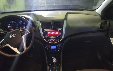 Hyundai Solaris II рестайлинг, 2012 год, 650 000 рублей, 7 фотография