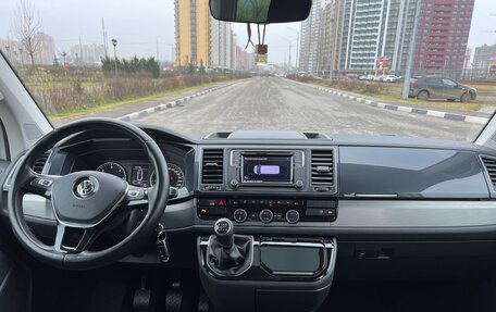 Volkswagen Multivan T6 рестайлинг, 2018 год, 3 999 000 рублей, 6 фотография