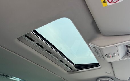 Volkswagen Multivan T6 рестайлинг, 2018 год, 3 999 000 рублей, 12 фотография