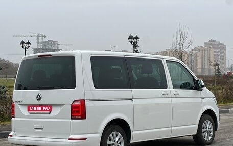 Volkswagen Multivan T6 рестайлинг, 2018 год, 3 999 000 рублей, 3 фотография