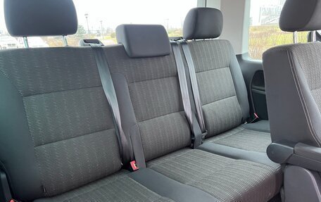 Volkswagen Multivan T6 рестайлинг, 2018 год, 3 999 000 рублей, 16 фотография