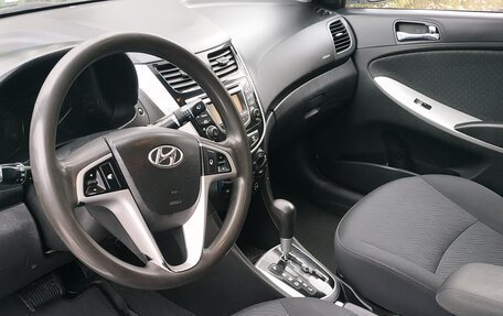 Hyundai Solaris II рестайлинг, 2013 год, 950 000 рублей, 2 фотография