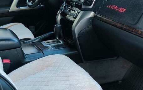 Toyota Land Cruiser 200, 2015 год, 5 149 999 рублей, 8 фотография