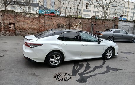 Toyota Camry, 2021 год, 2 100 000 рублей, 5 фотография