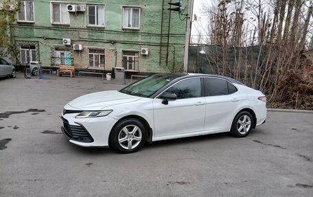 Toyota Camry, 2021 год, 2 100 000 рублей, 10 фотография