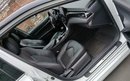 Toyota Camry, 2021 год, 2 100 000 рублей, 20 фотография