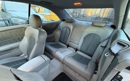 Mercedes-Benz CLK-Класс, 2004 год, 2 000 000 рублей, 9 фотография