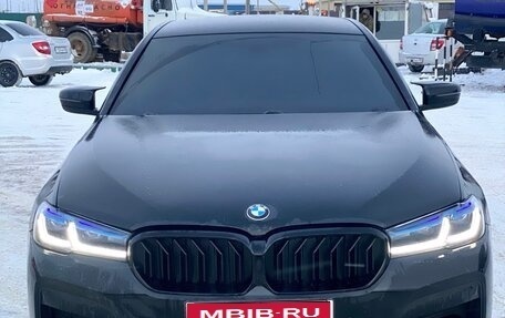 BMW 5 серия, 2019 год, 2 650 000 рублей, 1 фотография