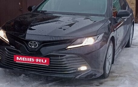 Toyota Camry, 2019 год, 2 650 000 рублей, 2 фотография