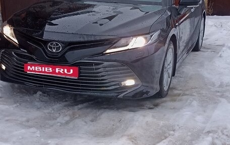 Toyota Camry, 2019 год, 2 650 000 рублей, 17 фотография