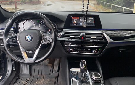 BMW 5 серия, 2019 год, 2 650 000 рублей, 19 фотография